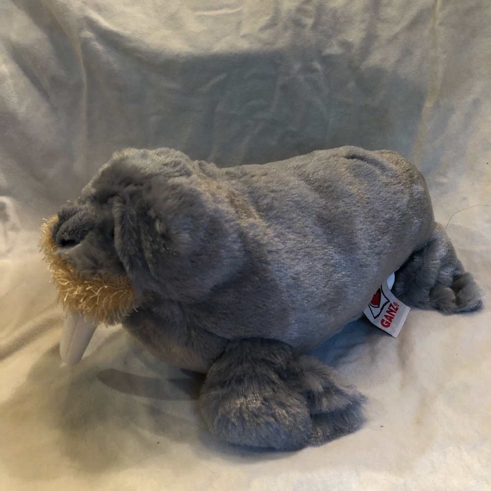 GANZ  Walrus, no tag